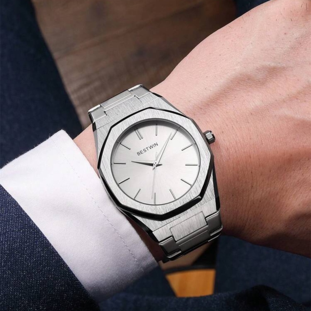 Men Round Pointer Quartz Watch